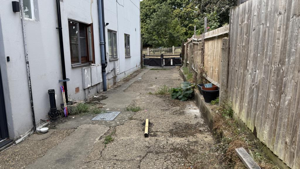 Lot: 4 - GARAGE WITH DRIVEWAY - External image of driveway from garage front